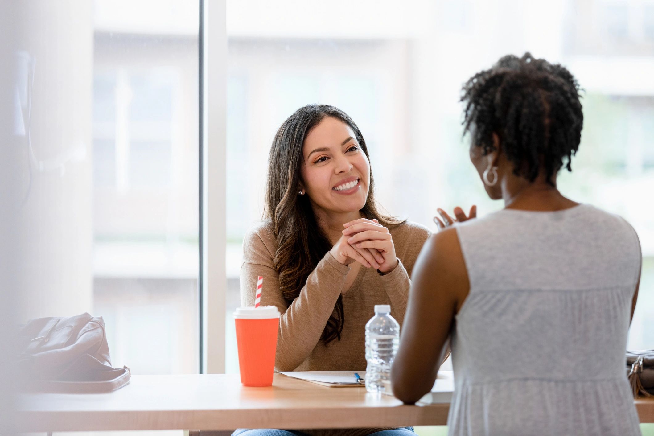 Supportive coaching conversation in a welcoming setting